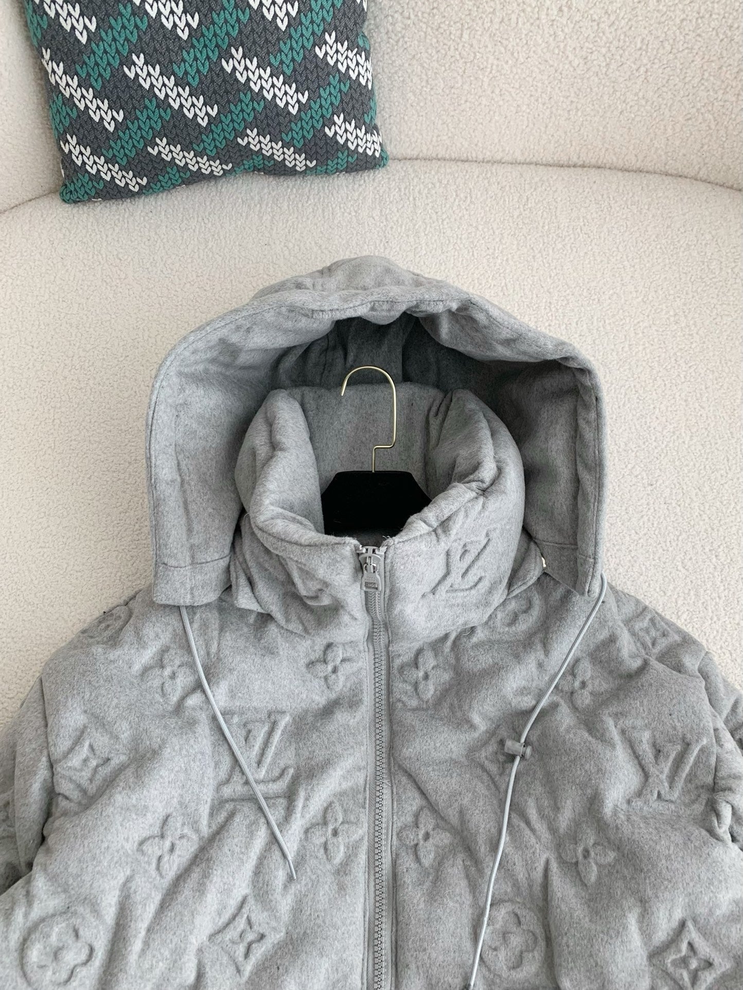 Louis Vuitton - Doudoune Monogramme LV Grise