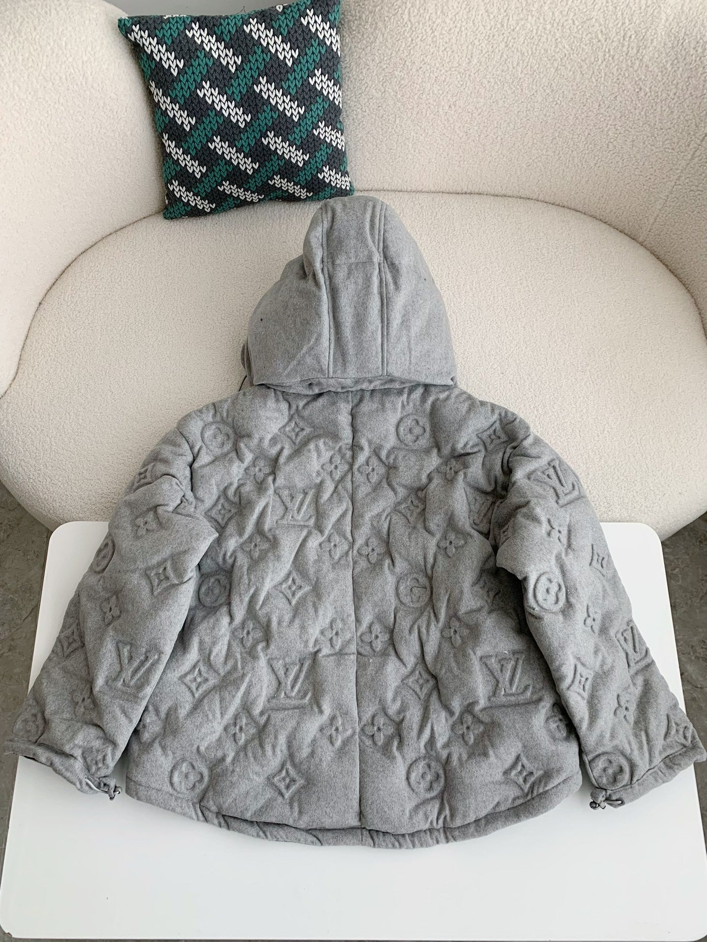 Louis Vuitton - Doudoune Monogramme LV Grise