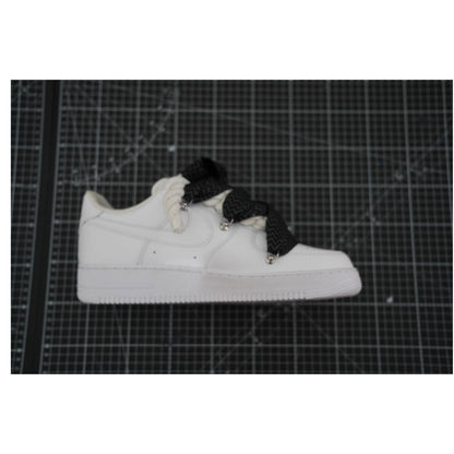Custom Nike AF1 Weiß ,, Lanvin Laces '' Black Thorns