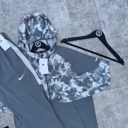 Nike Camo Windbreaker x Challenger Pants Set - Grey